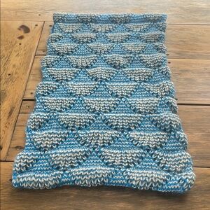 Simonetta Blue and Cream Chunky Bubble Knit Scarf